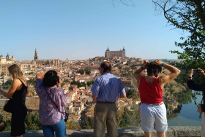 Fra Madrid: Guidet dagsudflugt til Segovia og Toledo
