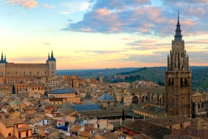Fra Madrid: Guidet dagsudflugt til Segovia og Toledo