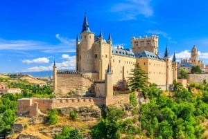 From Madrid: Guided Day Trip to Segovia, optional Alcázar