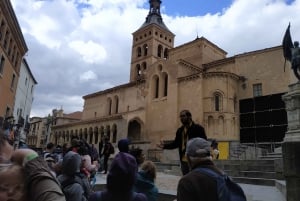 From Madrid: Guided Day Trip to Segovia, optional Alcázar