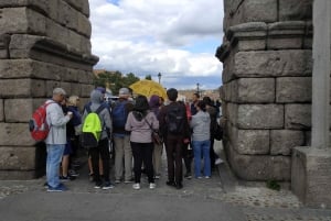 Madridista: Alcázar Madridista: Opastettu päiväretki Segoviaan, valinnainen Alcázar