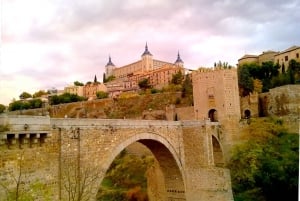 Madrid: Day trip to Toledo & Segovia with Optional Alcazar