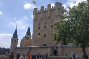 Madrid: Day trip to Toledo & Segovia with Optional Alcazar
