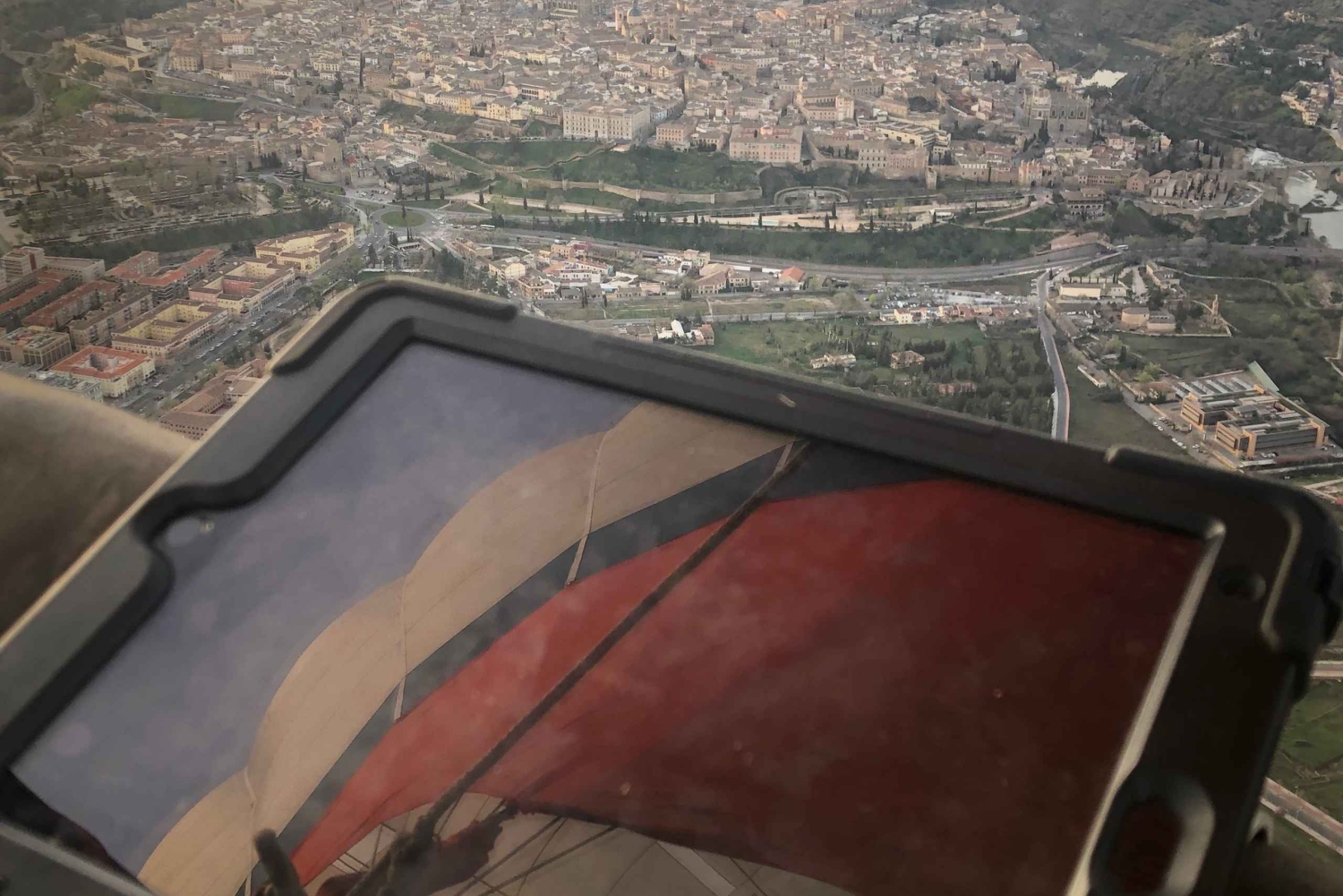 Vanuit Madrid: Luchtballon over Toledo