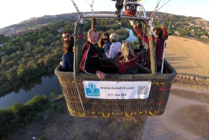 Vanuit Madrid: Luchtballon over Toledo