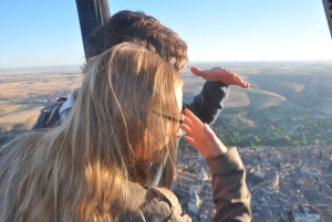 Depuis Madrid : Vol en montgolfière à Ségovie avec prise en charge