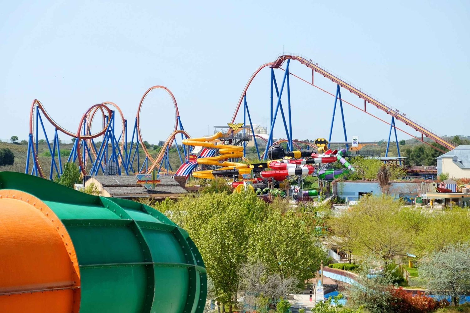 マドリード発：パルケワーナービーチウォーターパーク＆交通機関