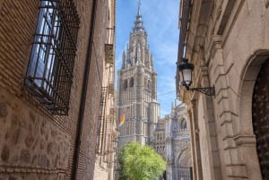 From Madrid: Private Toledo and La Mancha Windmills Day Trip