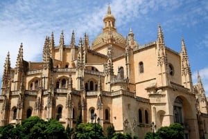 From Madrid: Private Tour for Toledo, Segovia,Alcázar Castle