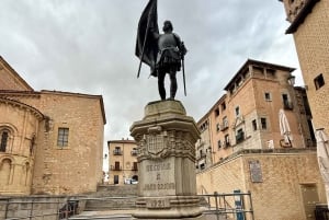Desde Madrid: Segovia y Ávila en grupo pequeño: Alcázar y murallas