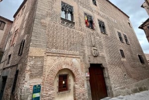 Desde Madrid: Segovia y Ávila en grupo pequeño: Alcázar y murallas