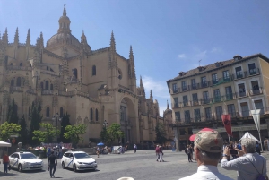 From Madrid: Guided Tour to Toledo and Segovia