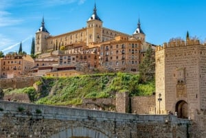 Ab Madrid: Tour nach Toledo mit Weinprobe und 7 Denkmälern
