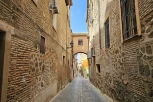 Desde Madrid: Excursión de un día a los Molinos de Viento, Toledo y Alcalá de Henares