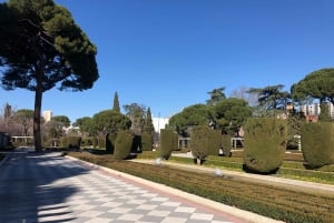 Madrid: Prado Avenue and Retiro Park Guided Walking Tour
