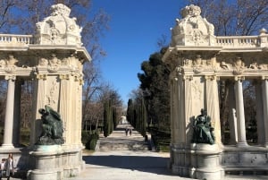 Madrid : Visite guidée de l'avenue du Prado et du parc du Retiro