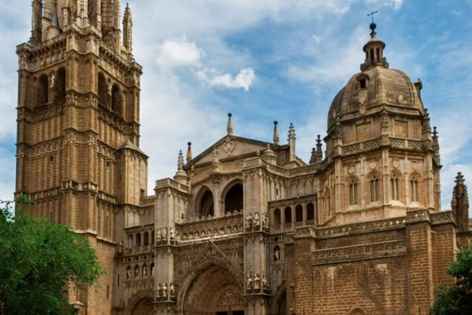Da Madrid: Tour medievale di Toledo e Ávila di un giorno intero