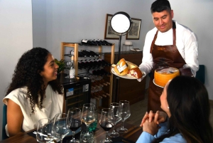 Experiência gourmet: degustação de queijos e vinhos espanhóis