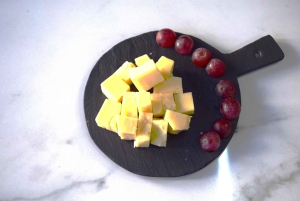 Experiência gourmet: degustação de queijos e vinhos espanhóis