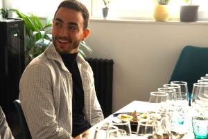 Experiência gourmet: degustação de queijos e vinhos espanhóis