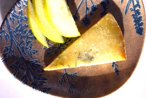 Experiência gourmet: degustação de queijos e vinhos espanhóis