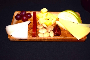 Experiência gourmet: degustação de queijos e vinhos espanhóis