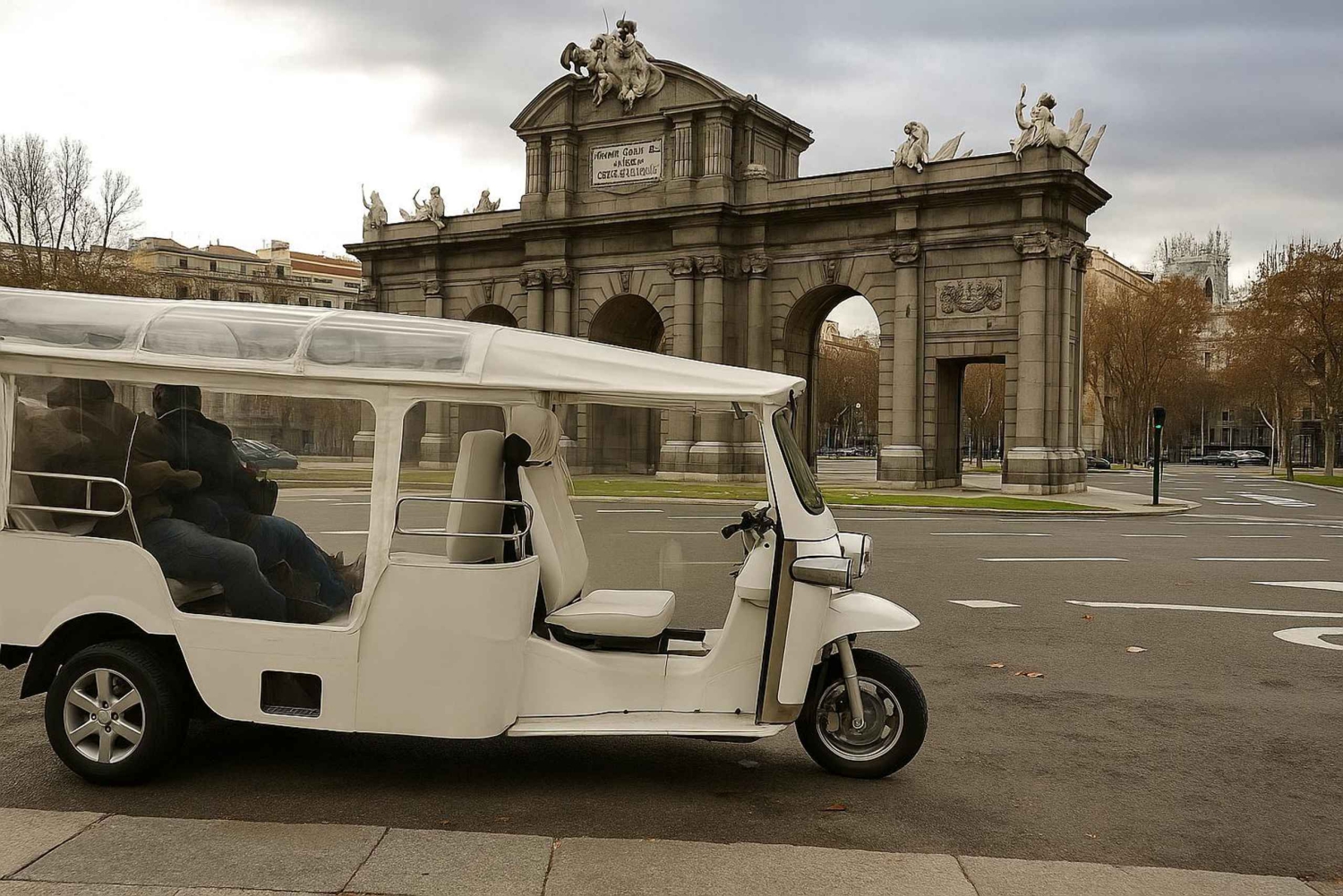 Tour guidato in tuk tuk per Madrid