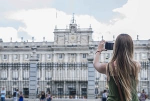 Madrid: skip-the-line guided visit to the Royal Palace and royal gardens