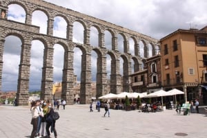 Från Madrid: Historia och charm i Segovia heldagstur