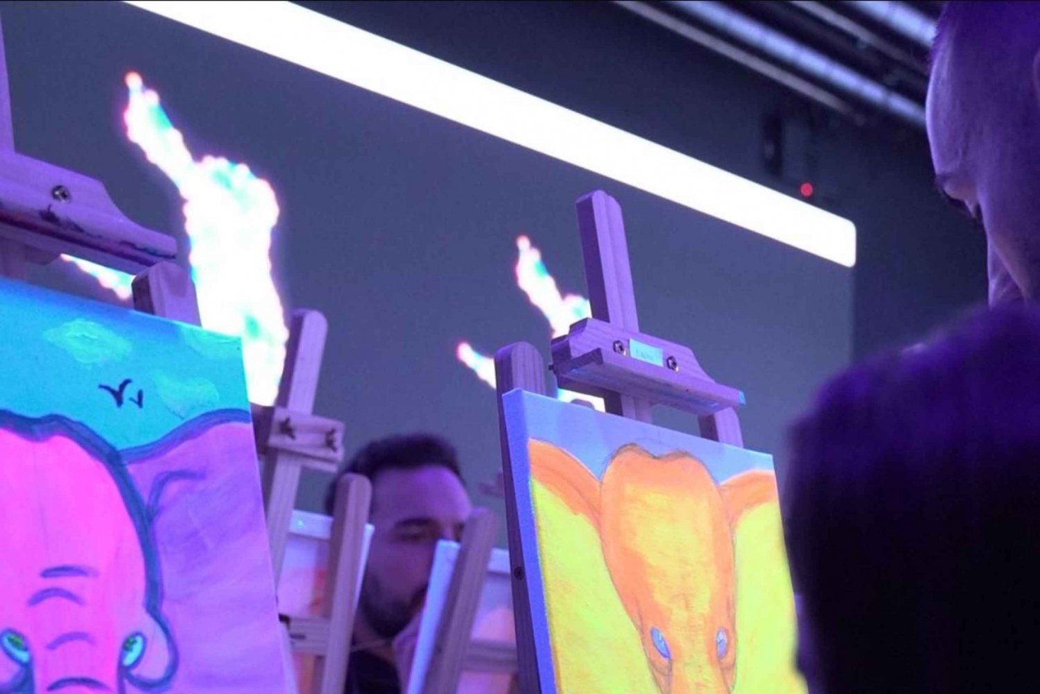 Esperienza artistica coinvolgente con vino illimitato