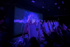 Esperienza artistica coinvolgente con vino illimitato