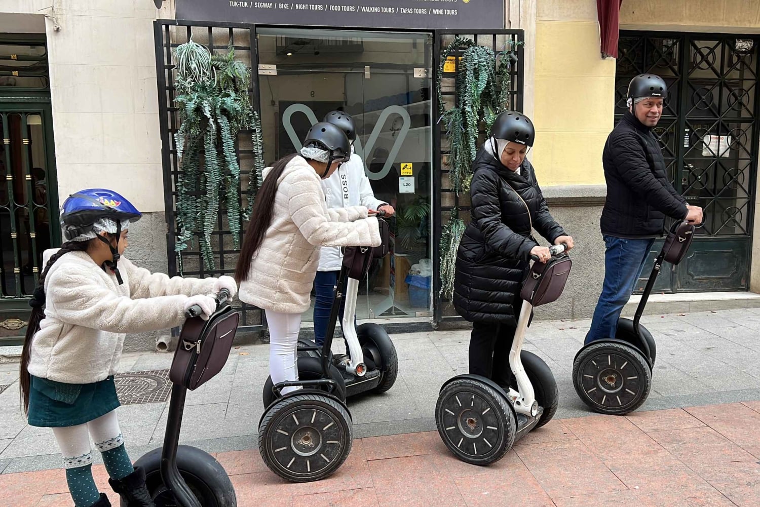 Madrid: 1-stündige Segway-Tour mit Schokolade und Churros