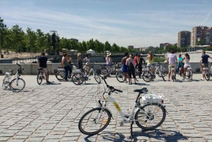 マドリード：電動自転車で巡る3時間の観光ツアー
