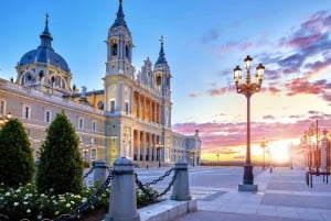 Madrid : L'après-midi, visite du Palais royal et de la cathédrale de l'Almudena