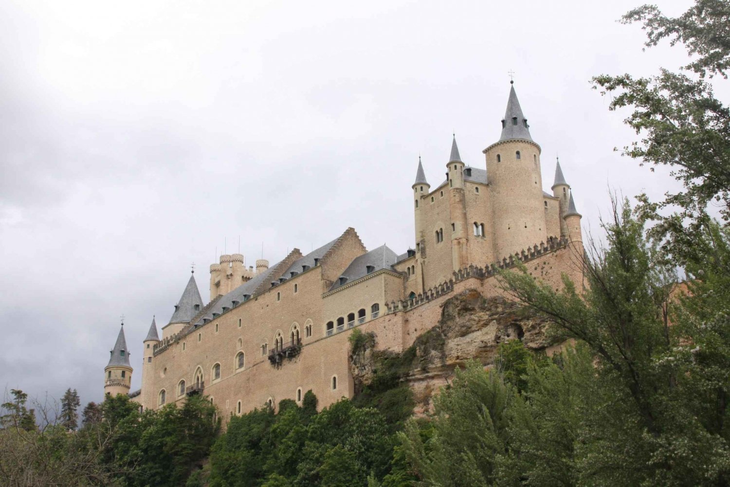 Madrid: Avila och Segovia dagsutflykt med biljetter till monument