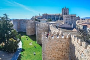 Madrid: Avila med mure og Segovia med Alcazar