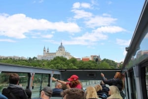 Madrid: tour con paradas libres en autobús grande con guía en directo