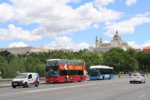 Madrid : visite en bus à arrêts multiples avec guide en chair et en os