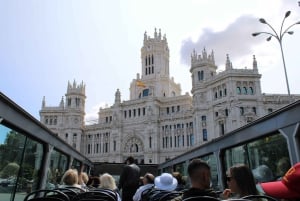 Madrid: Hop-on-hop-off-tur med stor buss og live guide