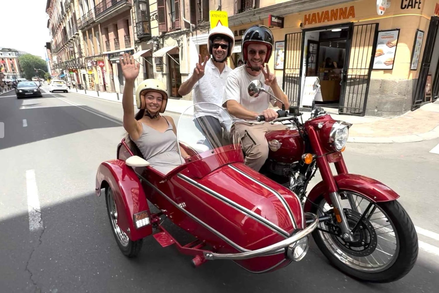 Madrid mit dem Seitenwagen: 2 Stunden ikonische Monumente