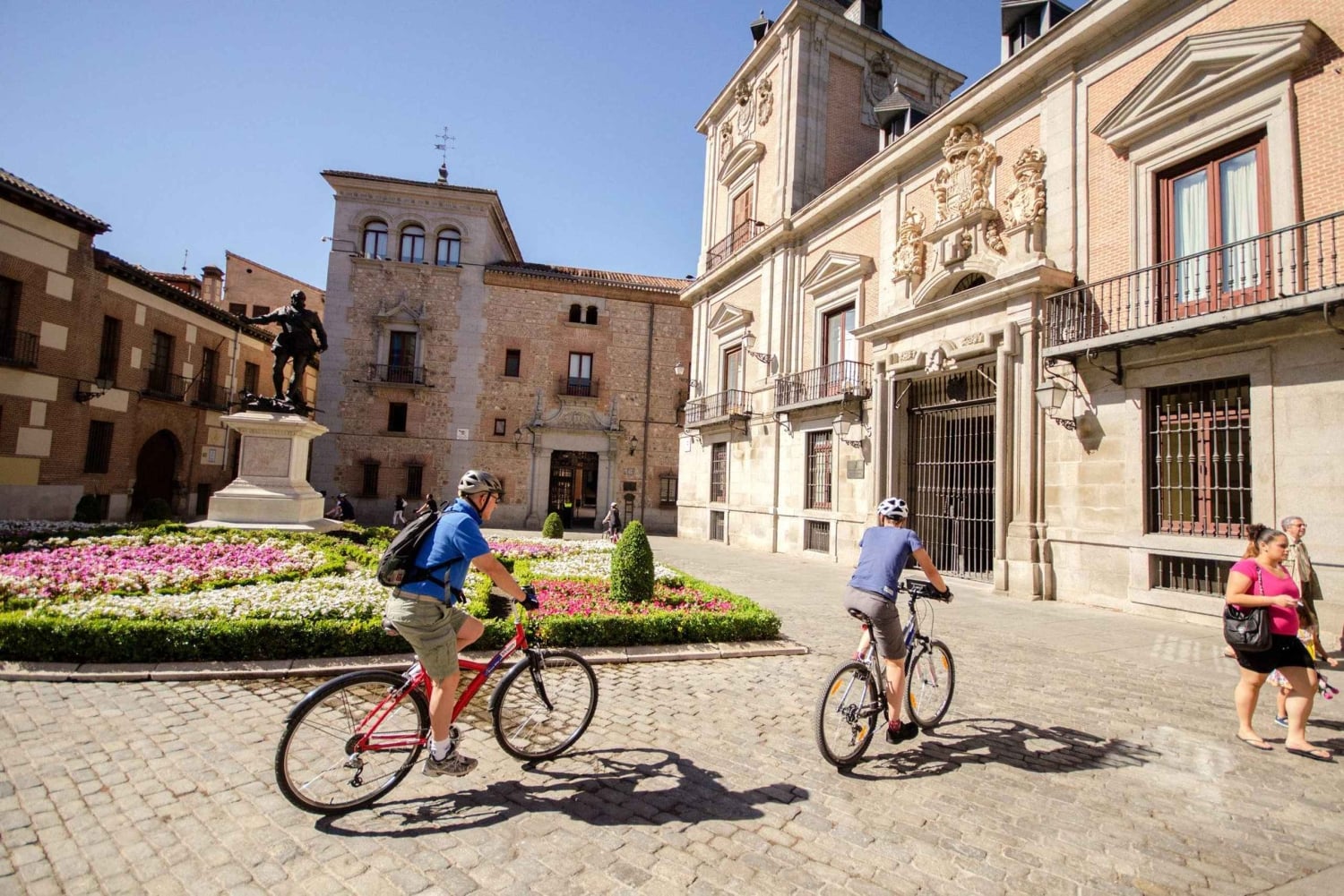 Madridin kaupungin opastettu pyöräilyretki pienille ryhmille