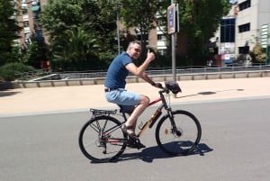 Madridin kaupungin opastettu pyöräilyretki pienille ryhmille