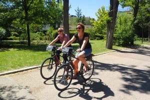 Madridin kaupungin opastettu pyöräilyretki pienille ryhmille