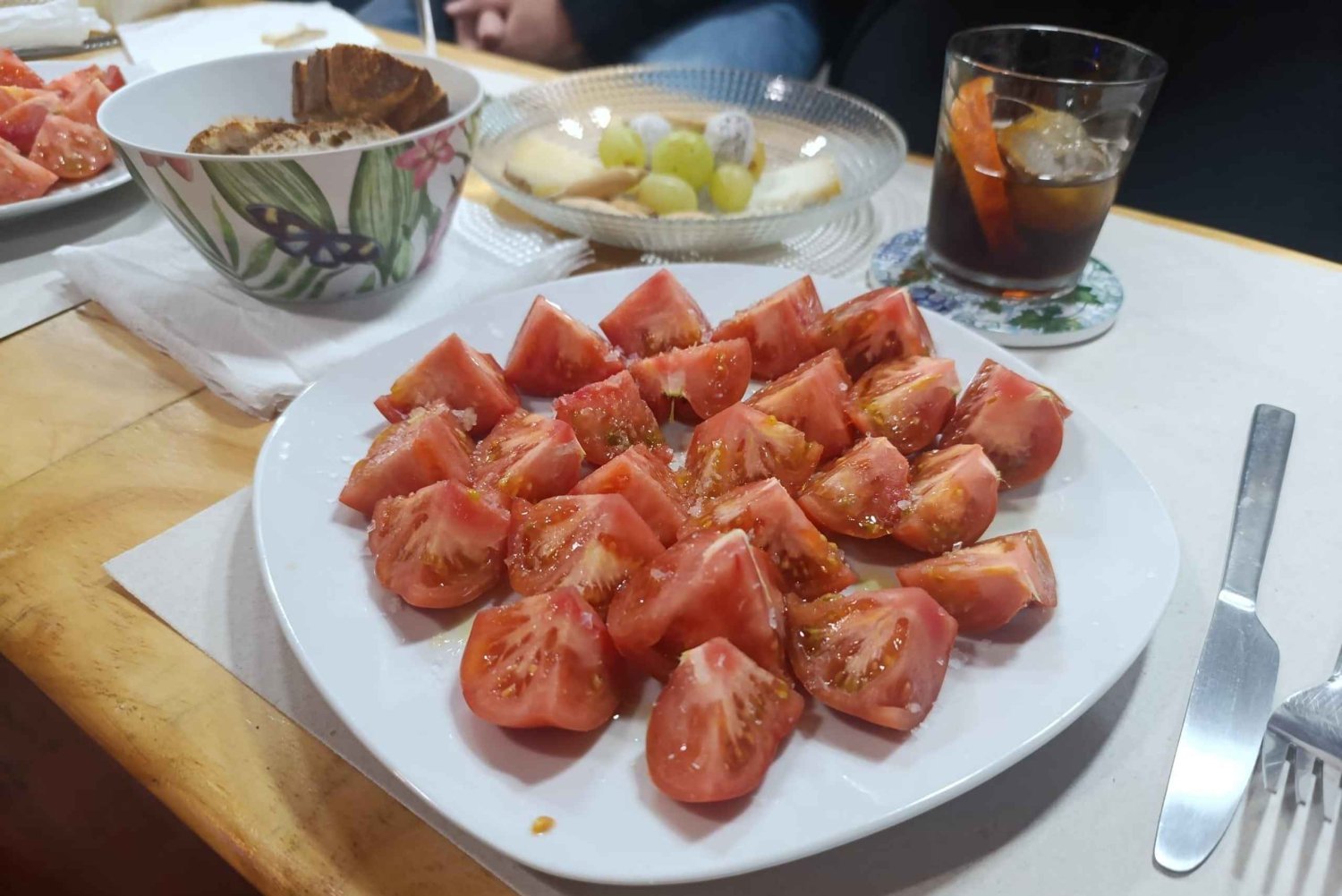 Aventure gastronomique à Madrid : vin et tapas