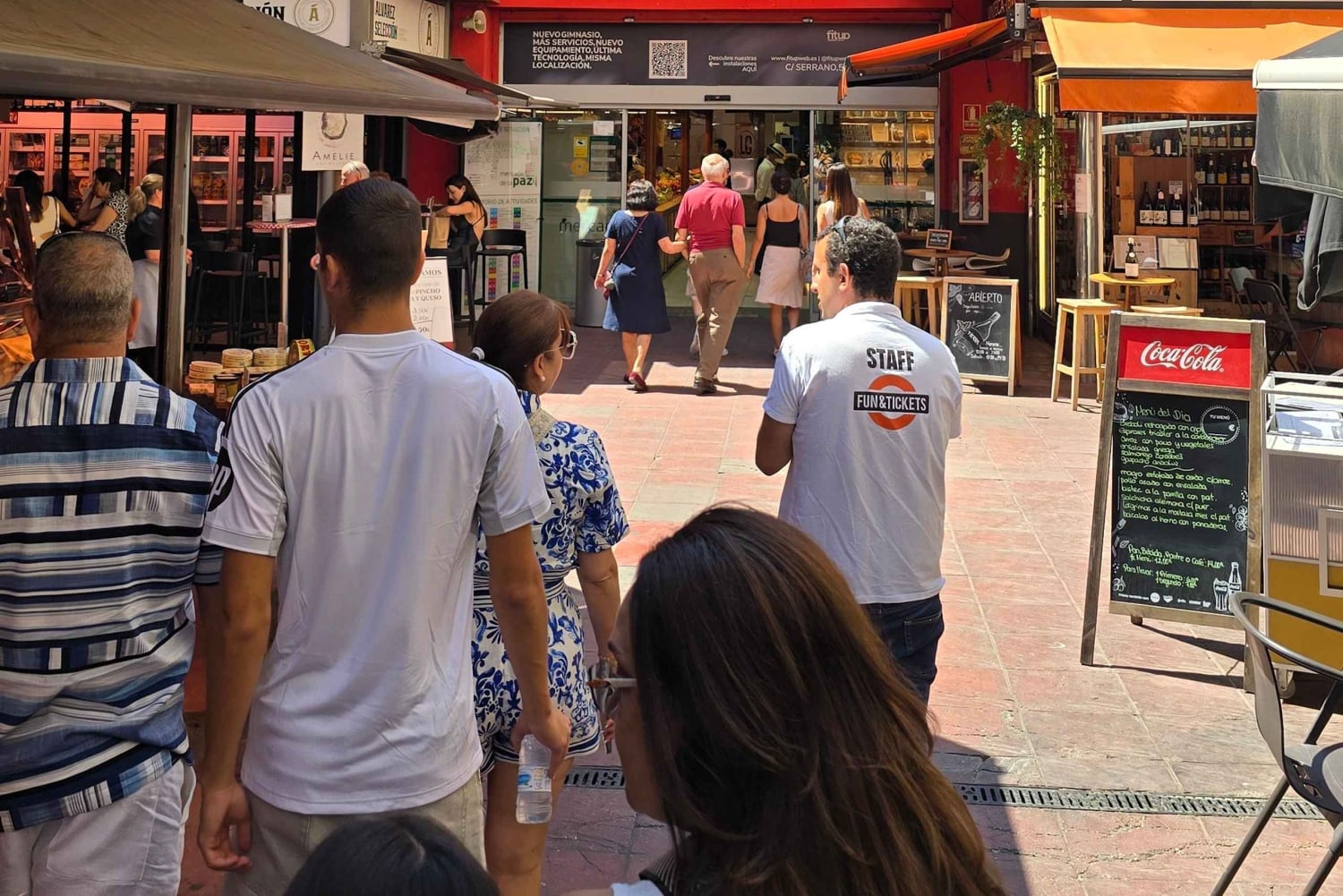 Madrid Contrasts Tour: Guided Bus and Walking Tour