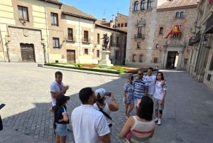 Madrid Contrasts Tour: Guided Bus and Walking Tour