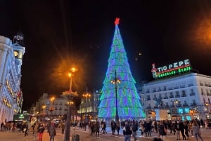 Madrid: Enchanted Evening Walking Tour in Spanish