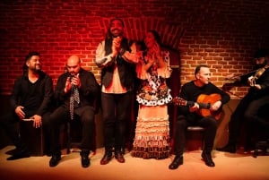 Madrid: Essential Flamenco Show Entry Ticket with Drink