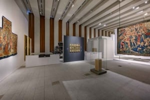 Madrid: Exclusive Skip-the-Line Tour of the Royal Collections Gallery (max. 8)