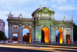 Madrid: Express Walk with a Local in 90 minutes